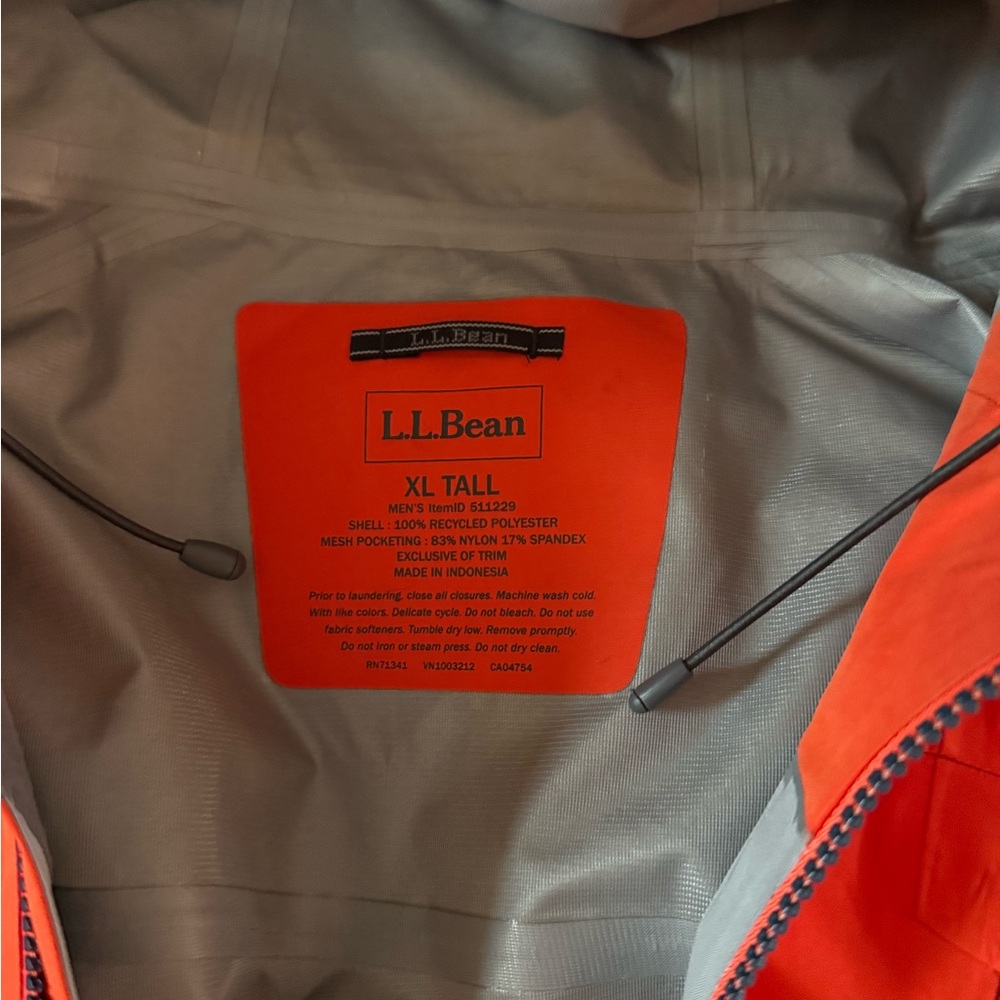 L.L. Bean Men's Vibrant Orange Raincoat - Picture 2 of 9